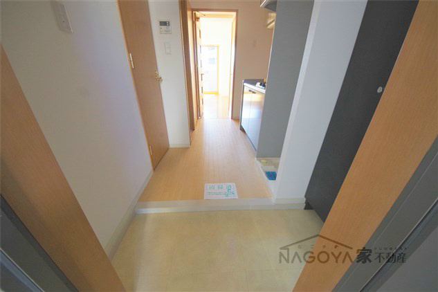 リアライズ代官町 玄関