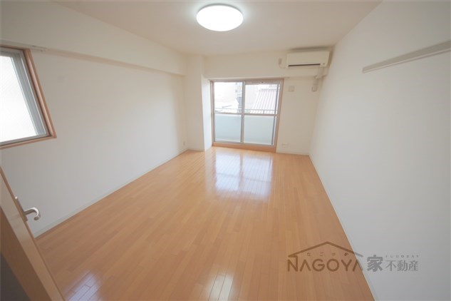 リアライズ沢下町Ⅱ リビング