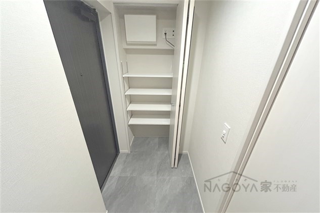 ザ・レジデンスパーク栄 玄関