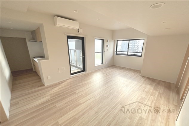 ザ・レジデンスパーク栄 リビング