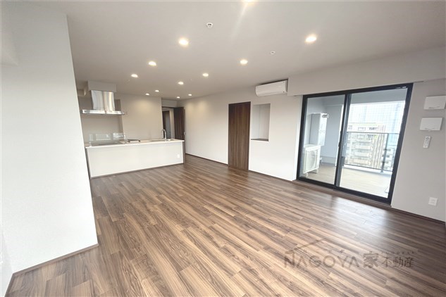 ザ・レジデンスパーク栄 リビング