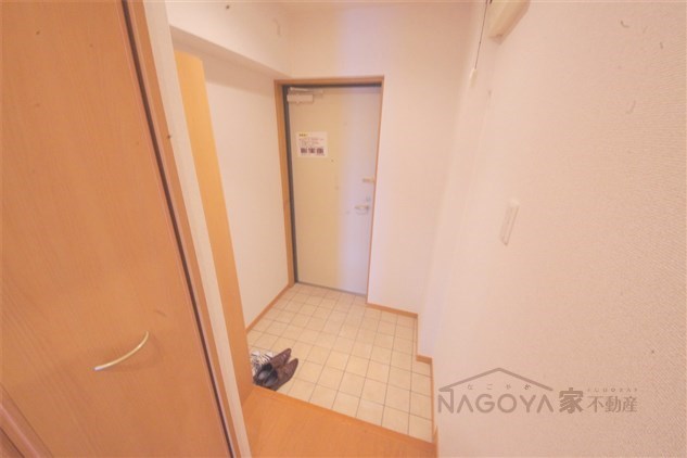 クラウザン徳川 玄関