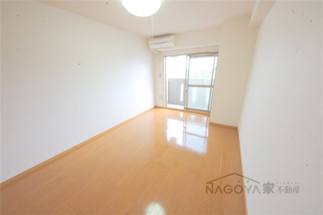 クラウザン徳川 リビング