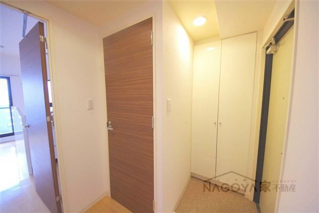 スタジオスクエア泉 玄関