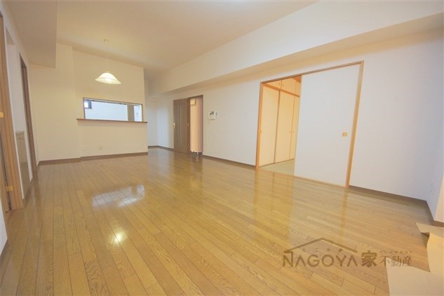 プレディアスタイル旭丘 リビング