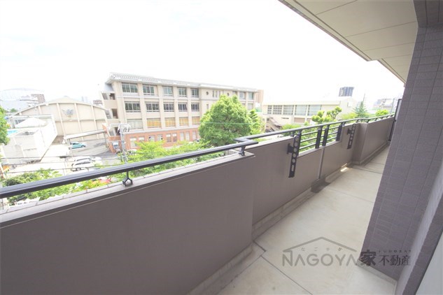 プレディアスタイル旭丘 ベランダ