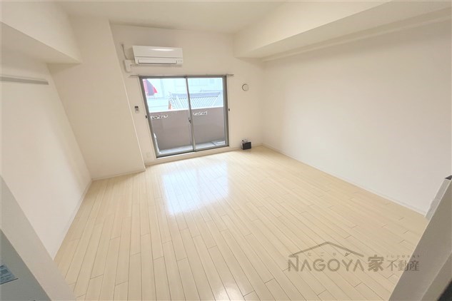 メゾンドール栄 リビング