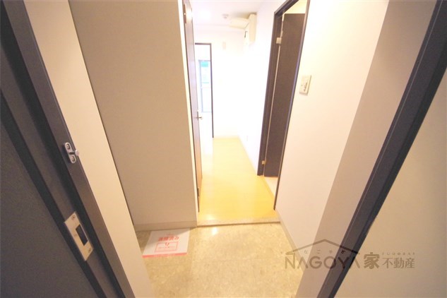 クレシェール大須 玄関