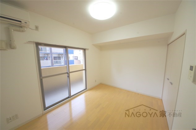 クレシェール大須 リビング