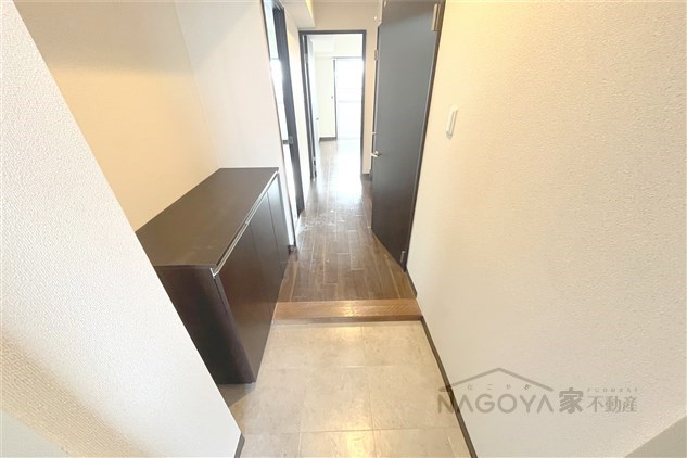 マリオン大曽根 玄関