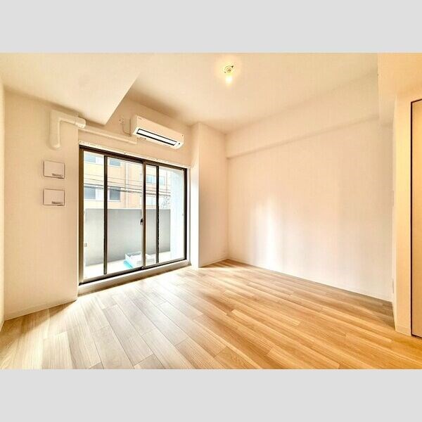 エスプレイス名古屋神宮前 ベランダ