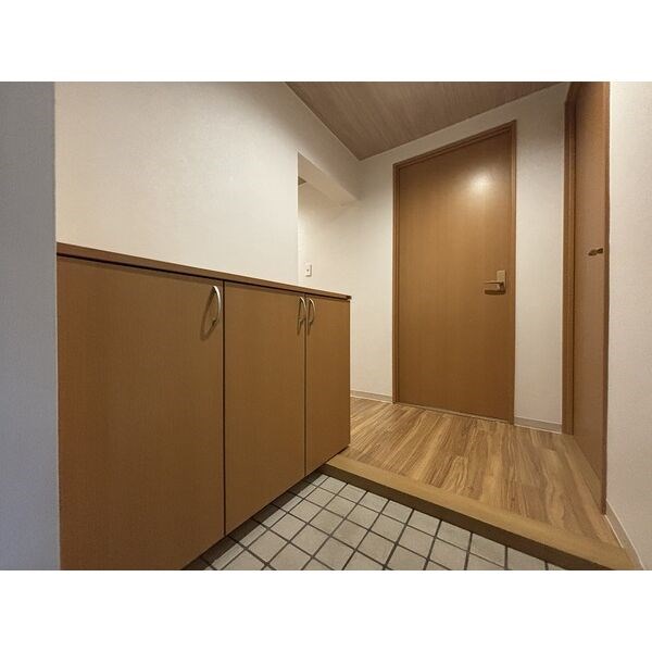 エルグランデ萩山 玄関