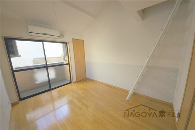 Hut In Nagoya リビング