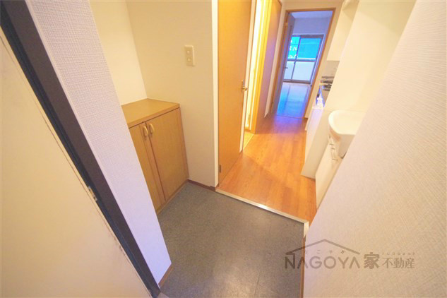 サニー金山 玄関