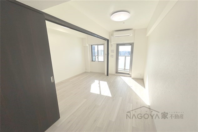 エステムコート名古屋TWIN WEST リビング