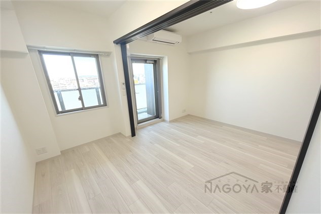 エステムコート名古屋TWIN WEST リビング