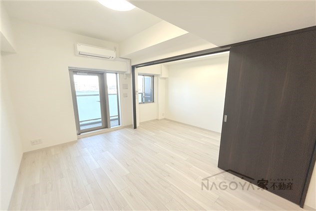 エステムコート名古屋TWIN WEST リビング