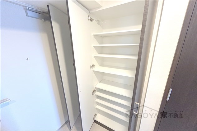 エステムコート名古屋TWIN WEST 玄関