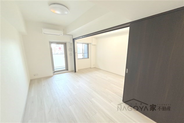 エステムコート名古屋TWIN WEST リビング