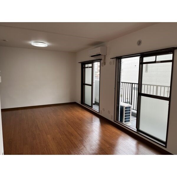 フォンテ川名 リビング