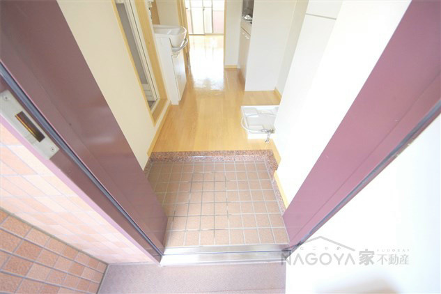 ヒルズ川名 玄関