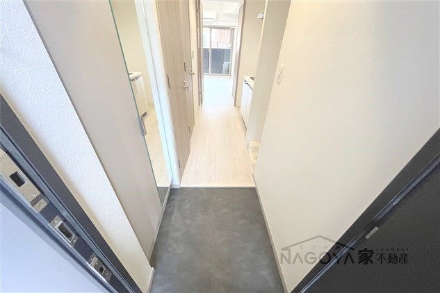 プレサンス名古屋ルーカス 玄関