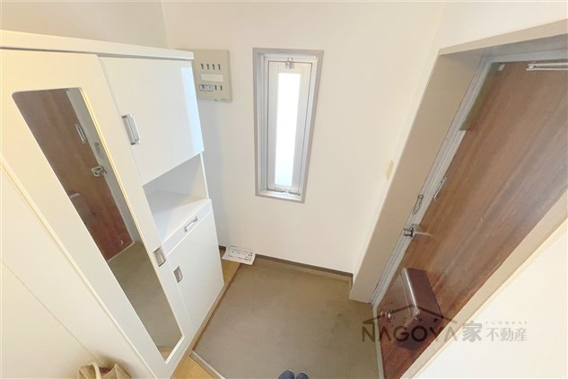 シャトー春山 玄関