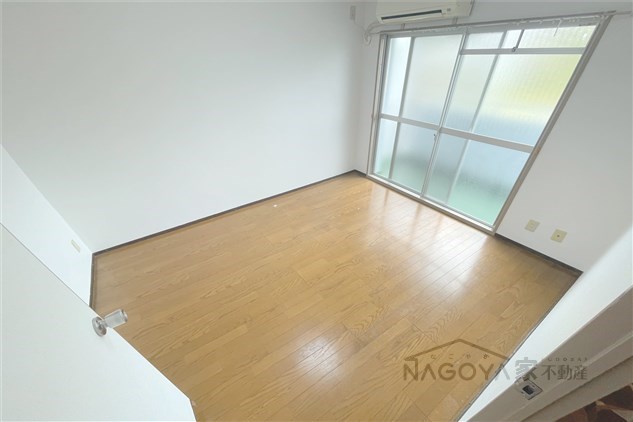 シャトー春山 ベッドルーム