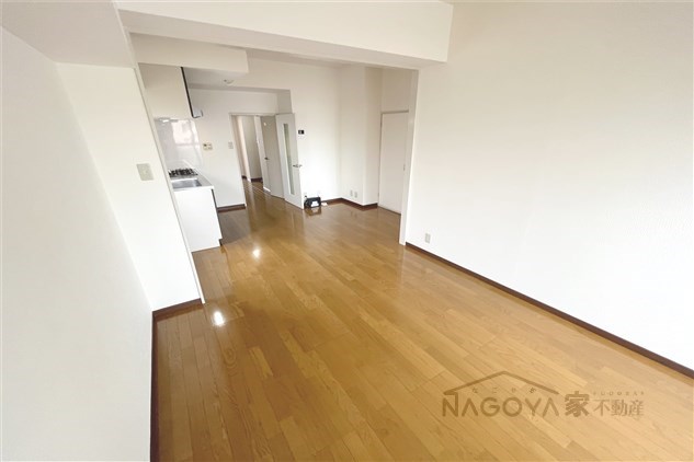 ロイヤル牛巻第１ リビング