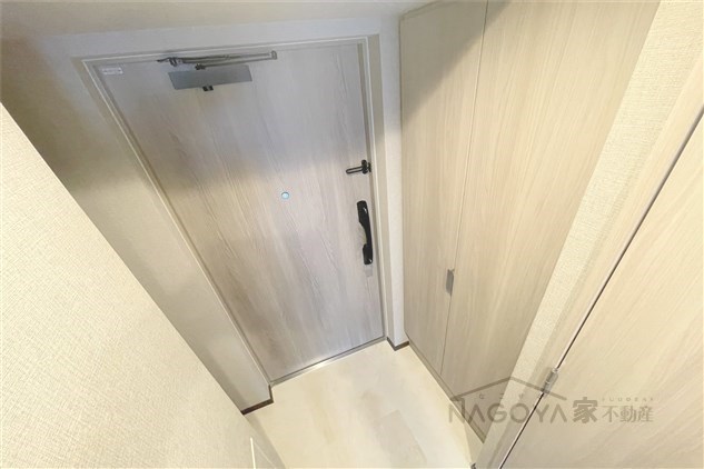 メイクスアート新栄Ⅲ 玄関