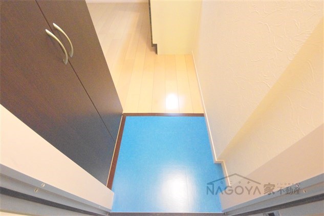 Ｓｈａｍｒｏｃｋ 玄関