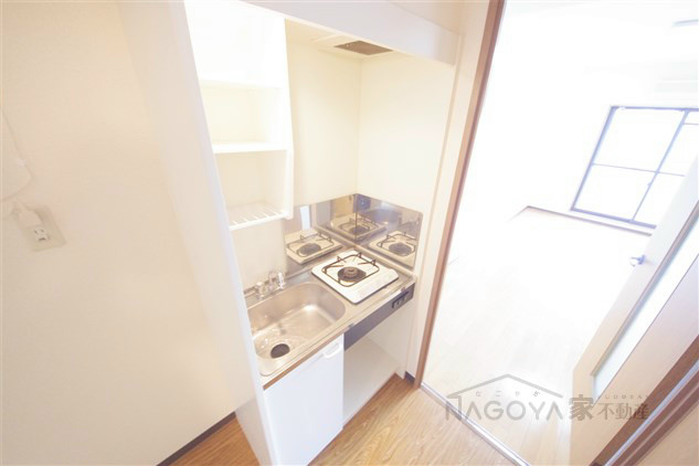 プロビデンス桜山 キッチン