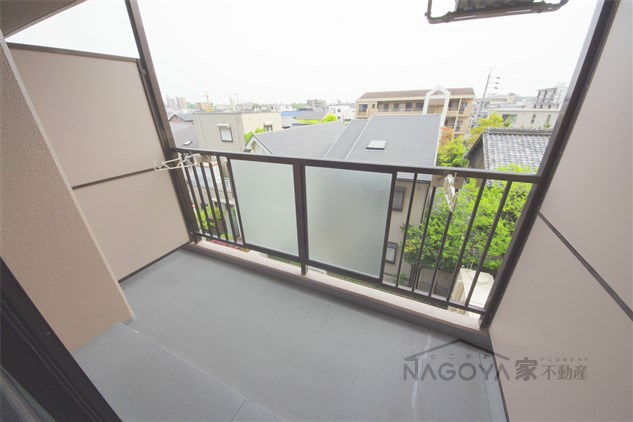 プロビデンス桜山 ベランダ