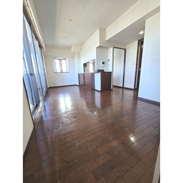 ローレルコート志賀本通 リビング