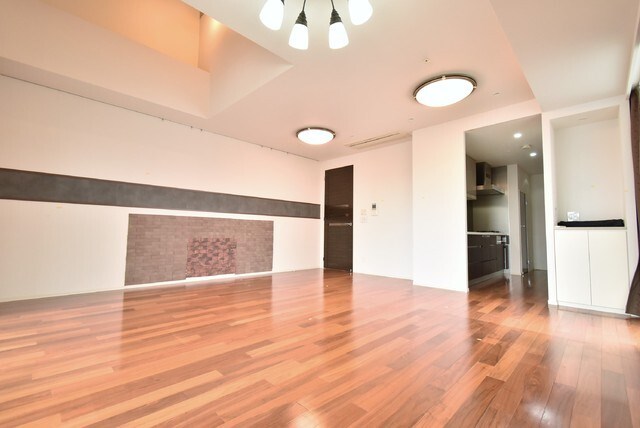 ブリリアタワー名古屋グランスイート リビング