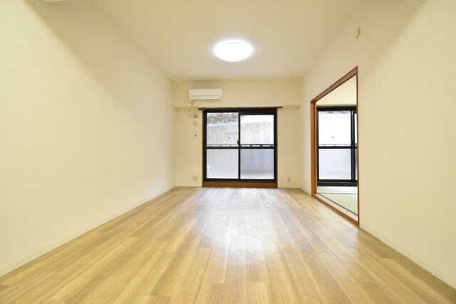 エストマール川名 リビング