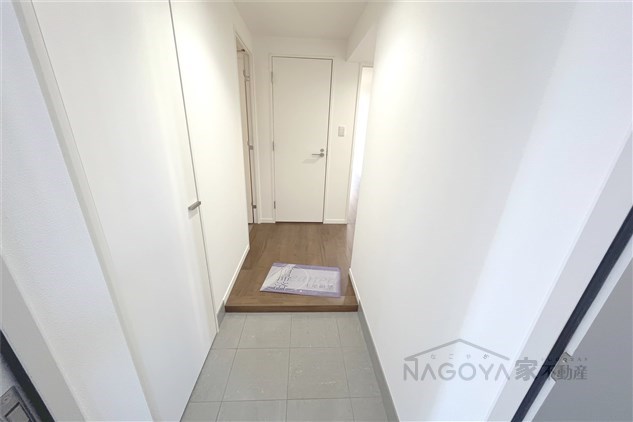 CORNES HOUSE NAGOYA 玄関