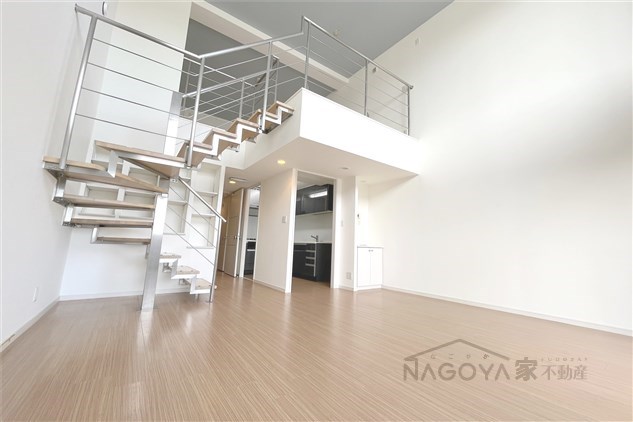 ラドーニ清水 リビング