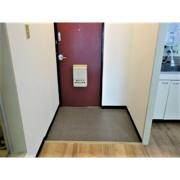 浅井第２ビル 玄関