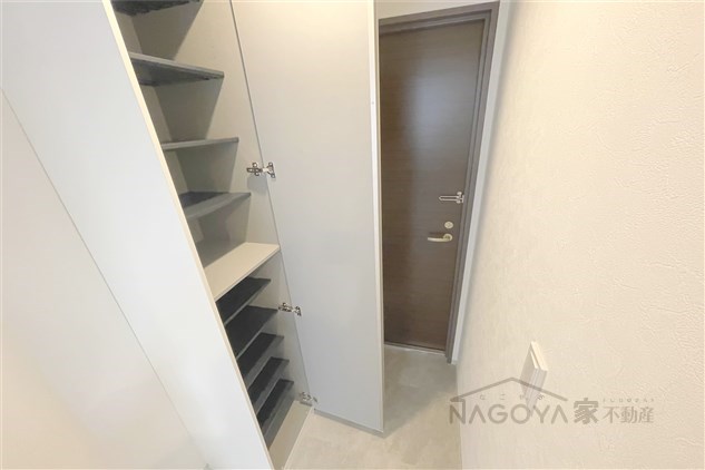 ミルノア尾頭橋 玄関