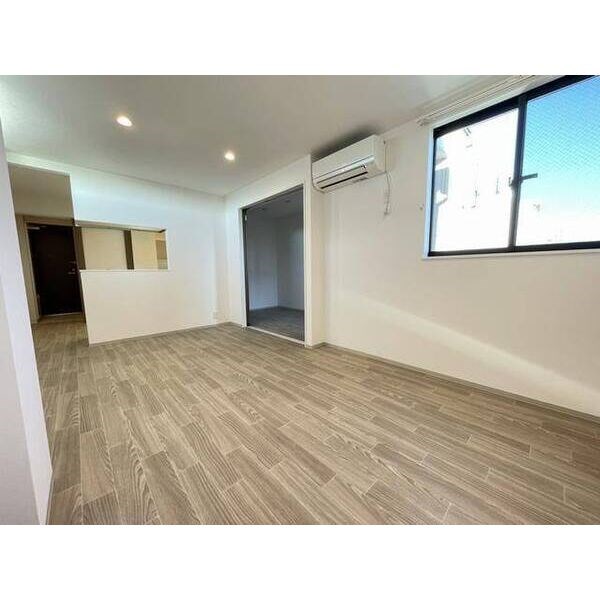 ミルノア尾頭橋 リビング