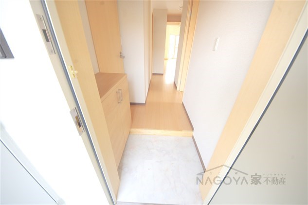 ヴィラエーデル大須 玄関