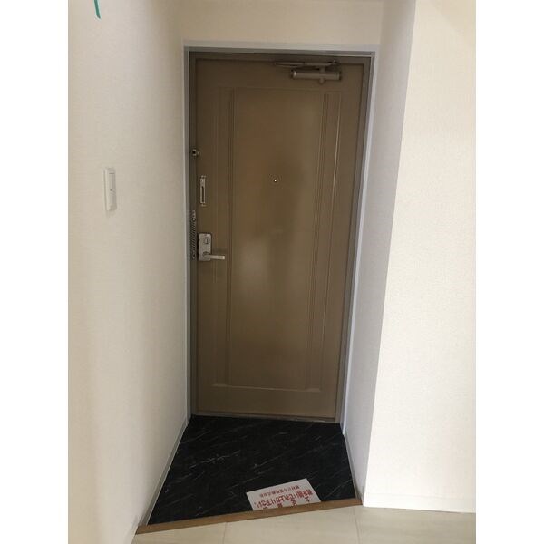 ユニバースビル 玄関