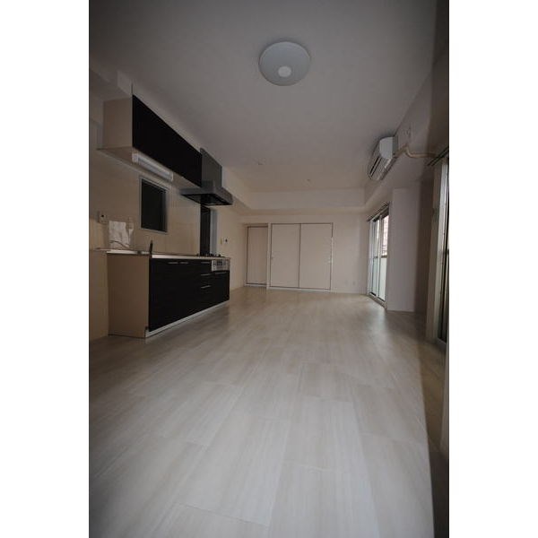 ユニバースビル リビング