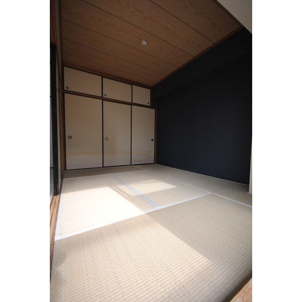 ユニバースビル ベッドルーム