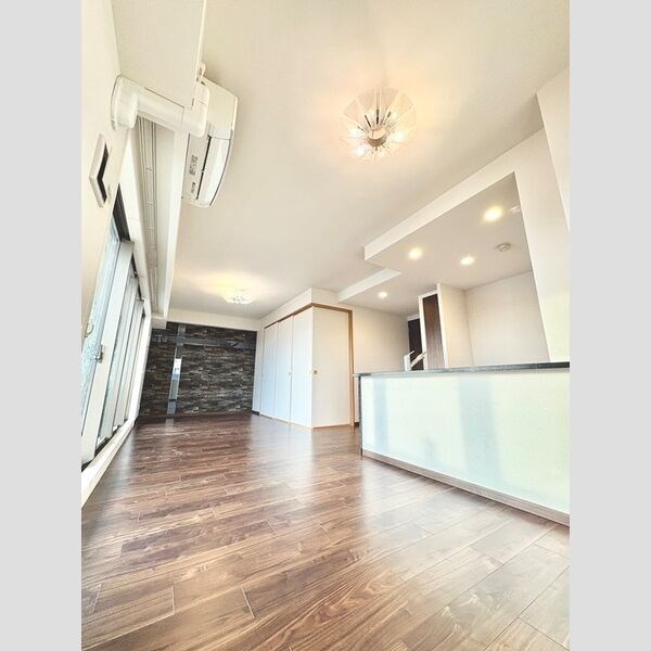 プレサンスグラン川名 リビング