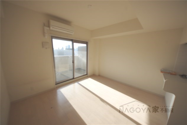 プレサンスＳＡＫＡＥリバースタイル リビング