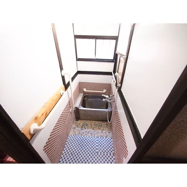 軍水町貸家 風呂画像