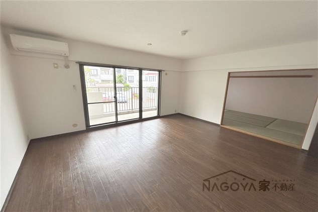 パークノヴァ上社北 リビング