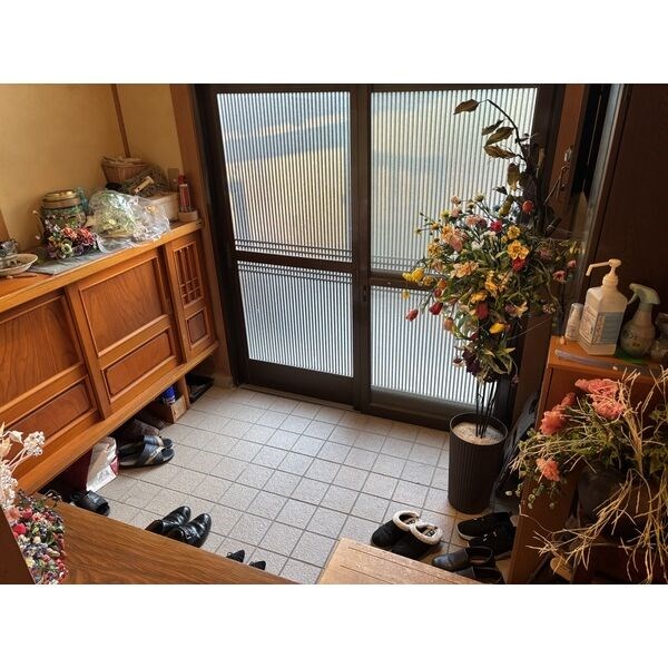 烏森町戸建 玄関